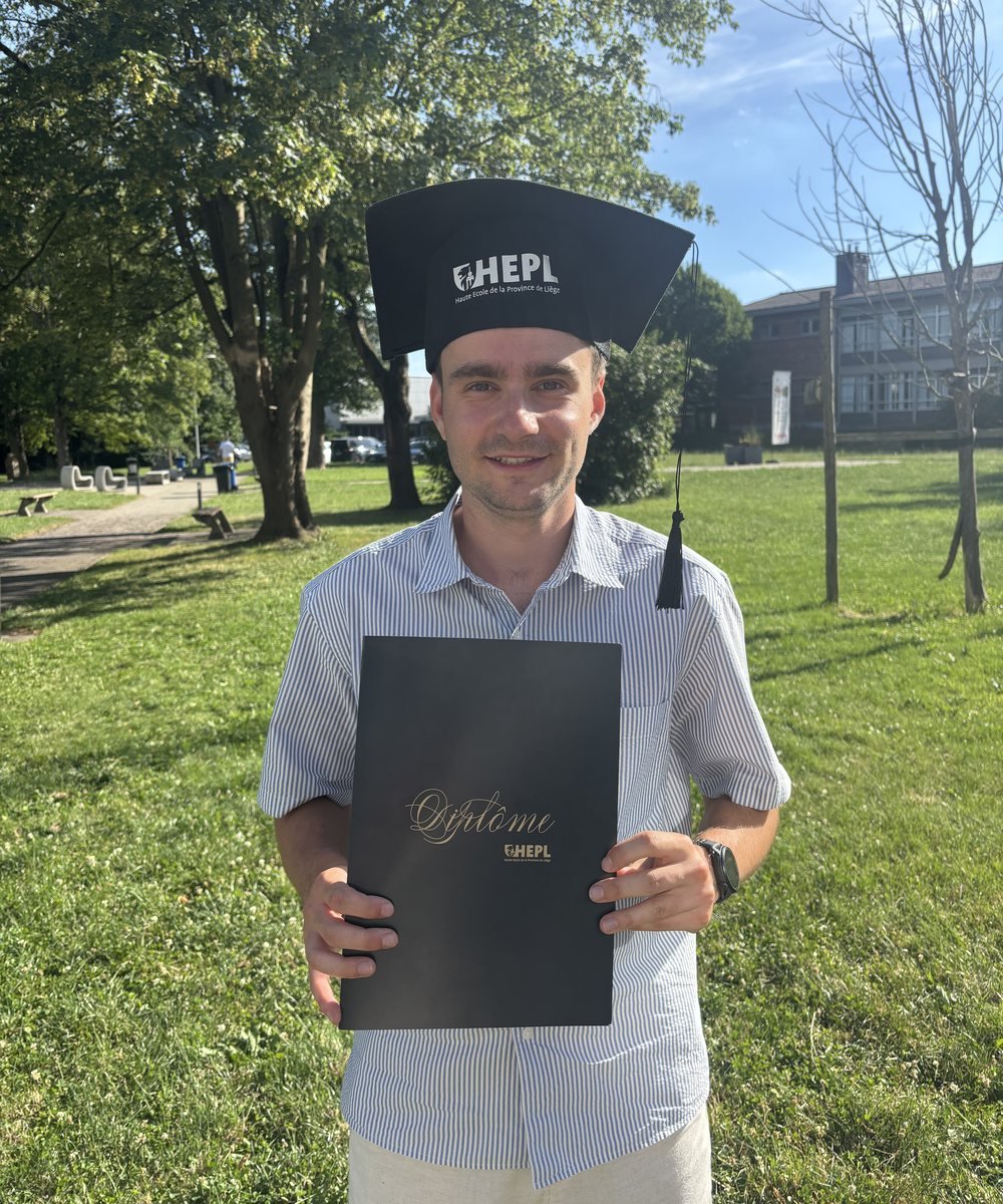 Maxence Lothaire, diplômé en éducation physique, le jour de la remise de son diplôme